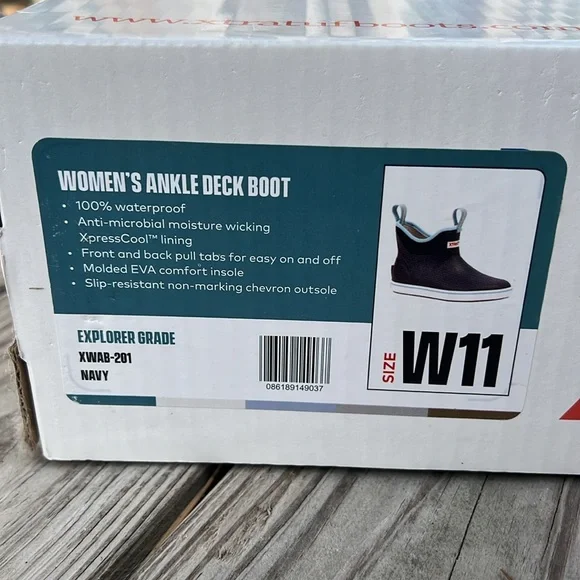 Women’s XtraTuf Deck Boot size 11 NEVER WORN - Picture 2 of 12